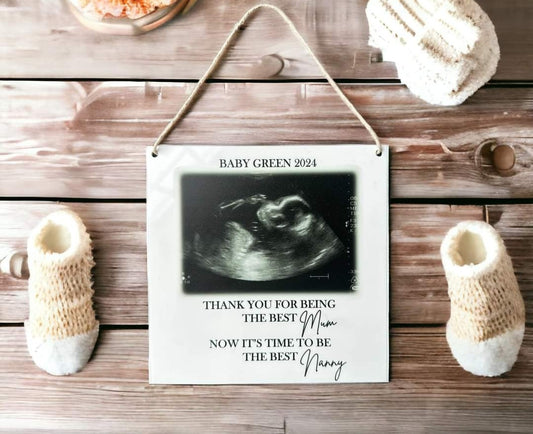 Pregnancy announcement plaque